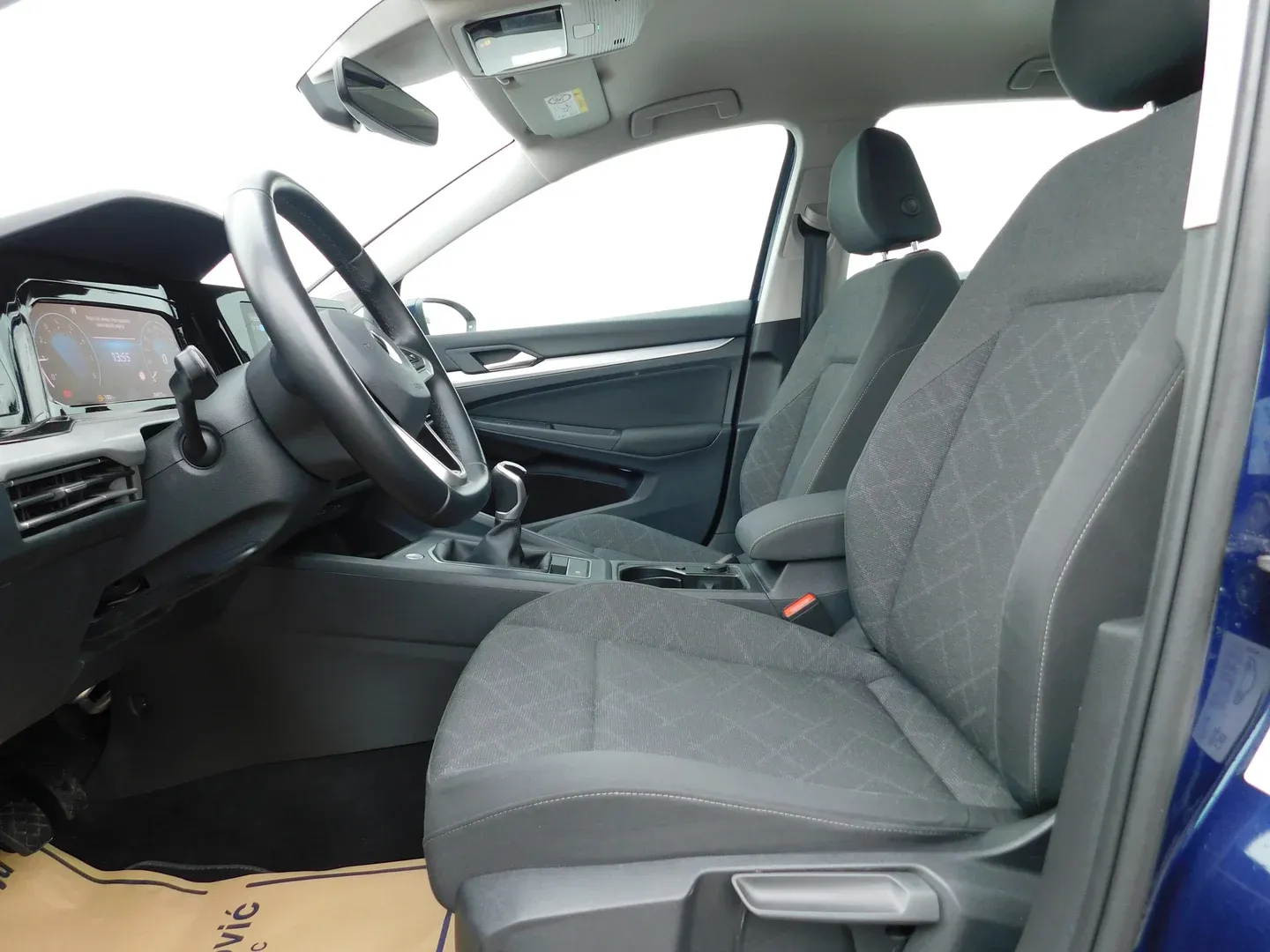 11890 volkswagen golf 1.0 tsi life - slika 8