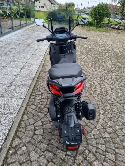 piaggio beverly 300 s hpe abs tcs, a2 kategorija, s garancijom, 2022 - slika 3