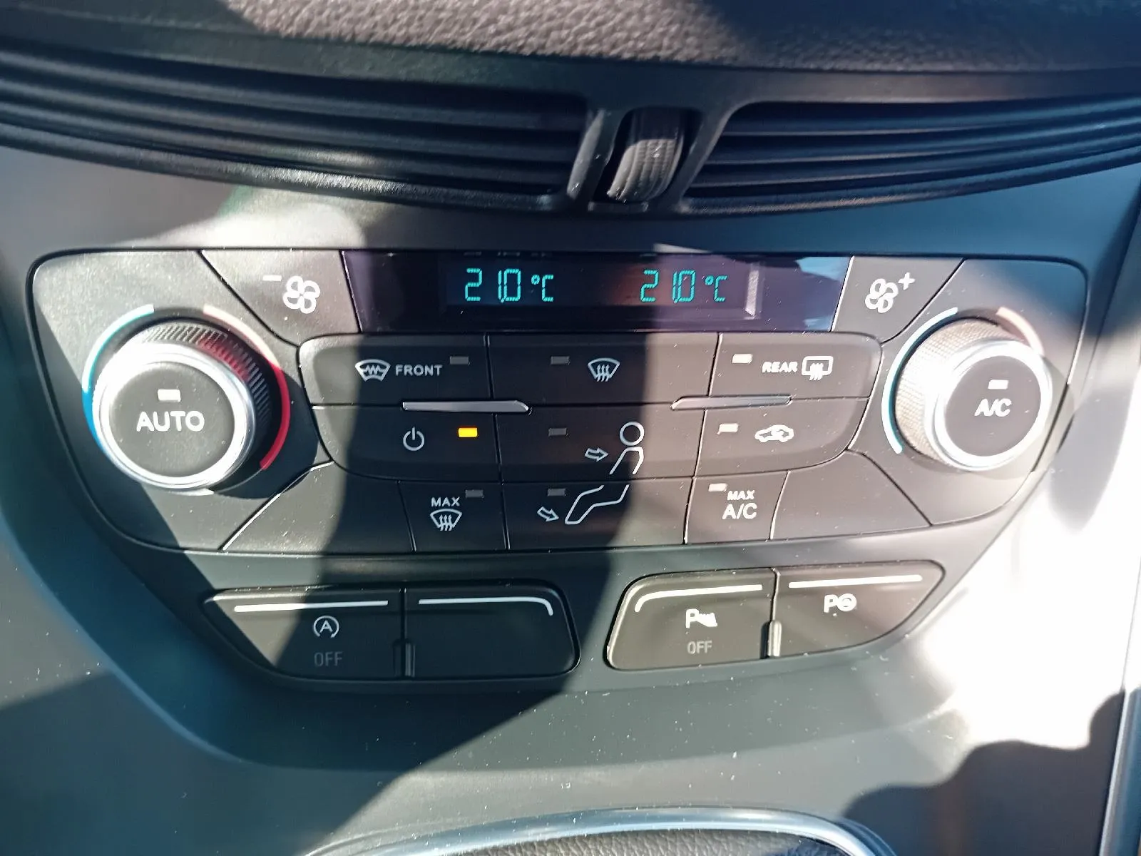 ford kuga 1.5 tdci,,do 2 godine jamstva,u sustavu pdv-a. - slika 9