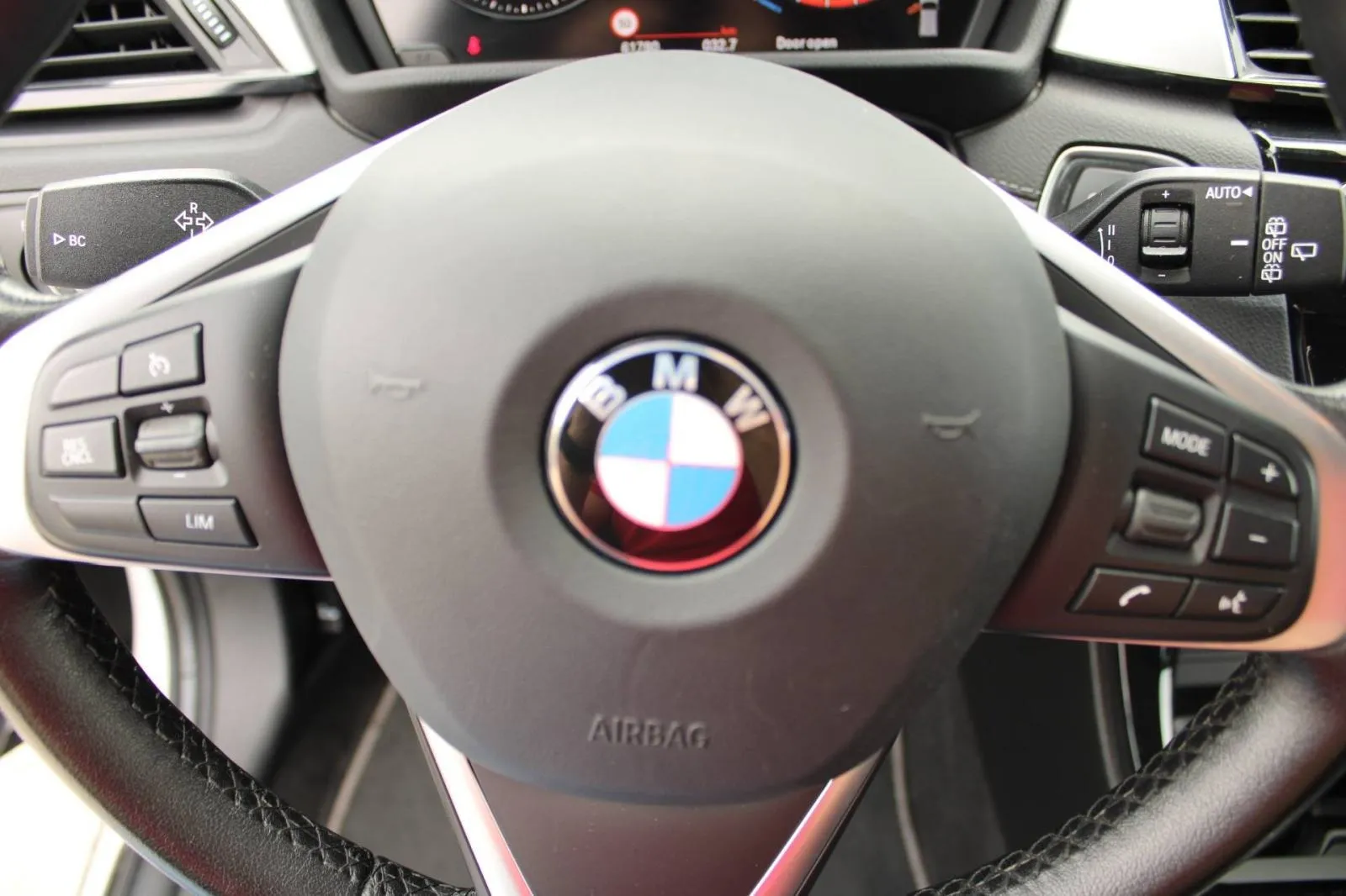 bmw x2 sdrive 18i automatik *led, navigacija, kamera* - slika 15
