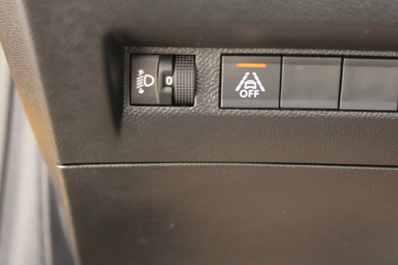 peugeot 208 1.2 puretech *led, navigacija* - slika 14