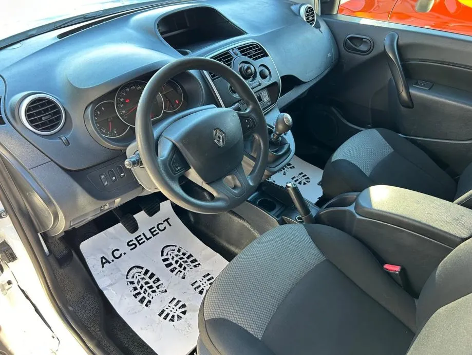 renault kangoo maxi 1.5 dci -140000km - model 2022 - slika 8