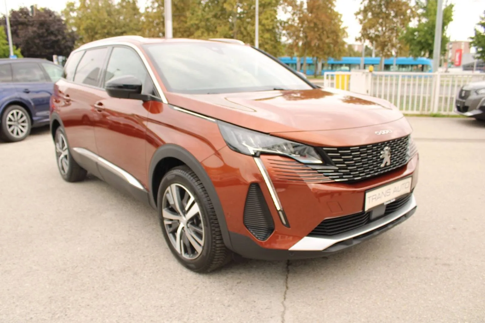 peugeot 5008 1.2 puretech automatik allure *7 sjedala, led, navigacija - slika 2