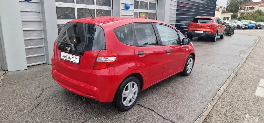 honda jazz 1,2 - 2014 - 140.000km - klima - servo - reg 1 god !!! - slika 5