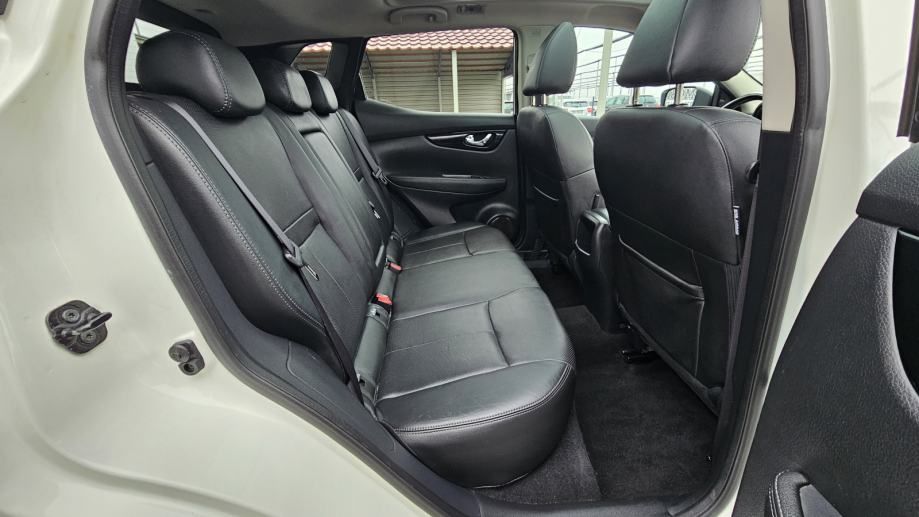 nissan qashqai1,6 dci,klima,panorama,navigacija,koža,kamera 360,alu 18 - slika 10