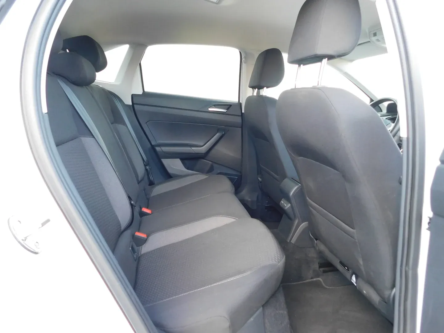 10778 volkswagen taigo 1.0 tsi life - slika 13