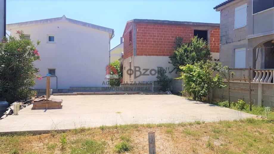 vir-samostojeća dvokatnica s 3 apartmana - slika 2