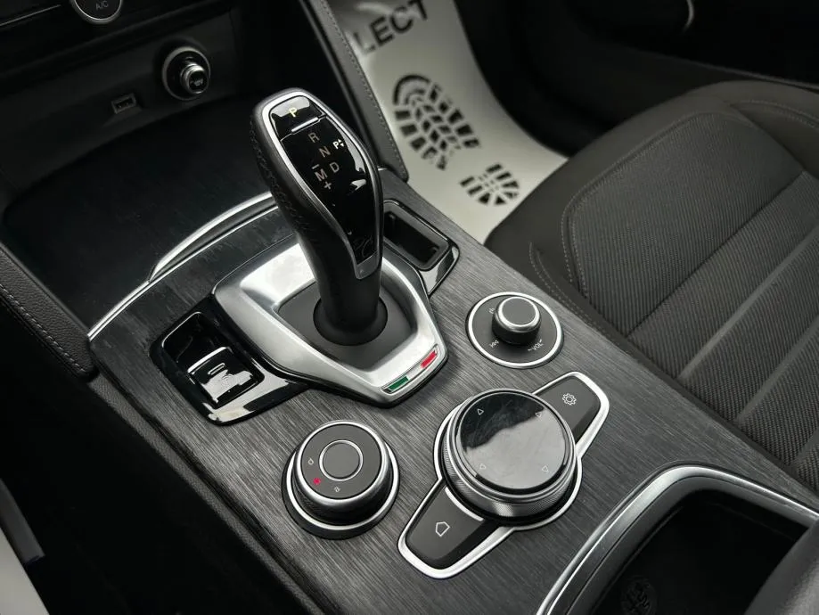 alfa romeo stelvio 2,2 jtd - 2021 - 4x4 - 145.000km - reg 1 god !!! - slika 15