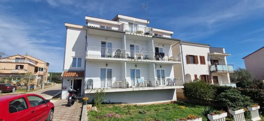 biograd - kuća (hostel) za smještaj gostiju(470m2), blizina centra - slika 4
