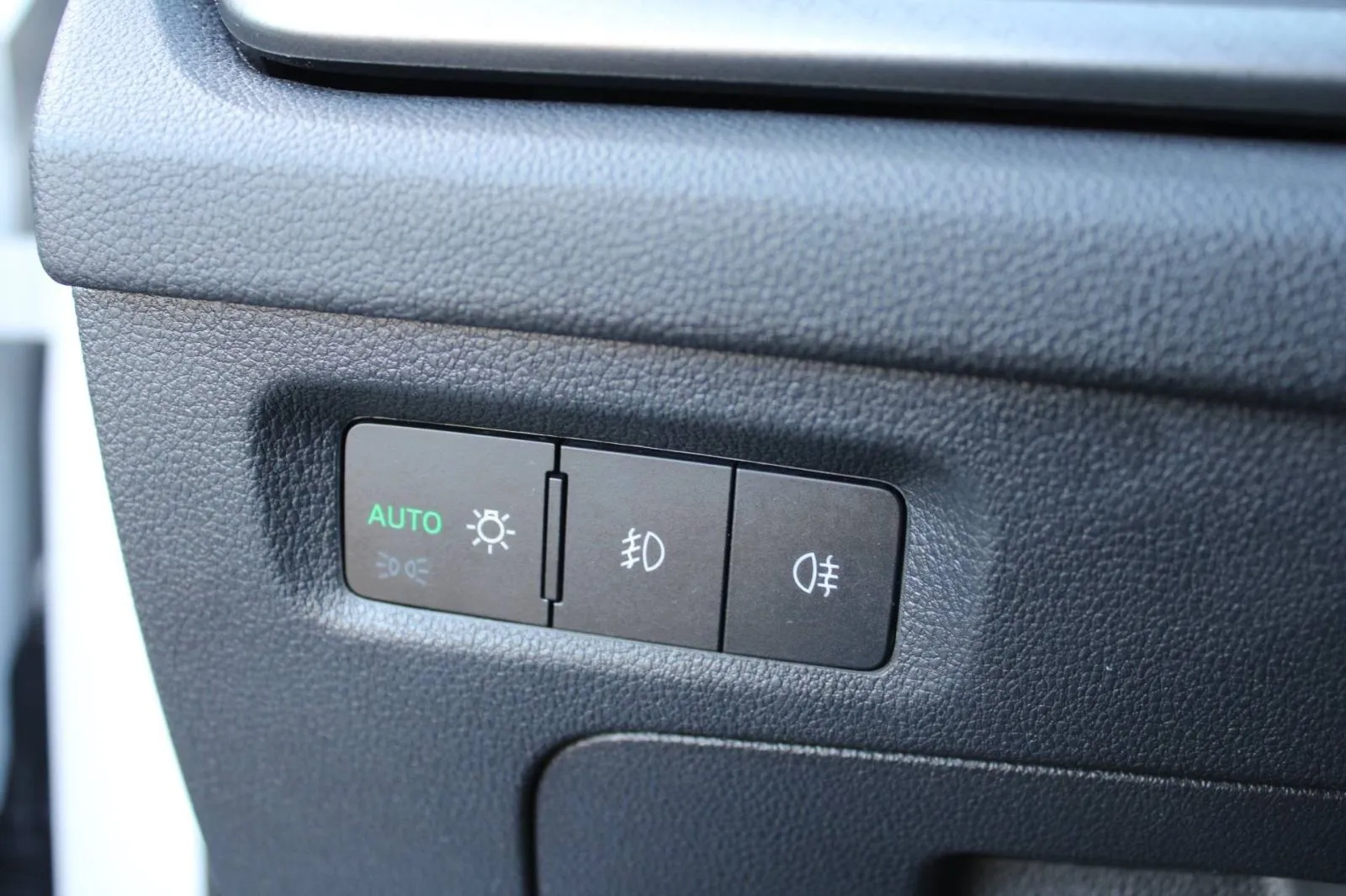 škoda octavia combi 2.0 tdi dsg *led, navigacija* - slika 16