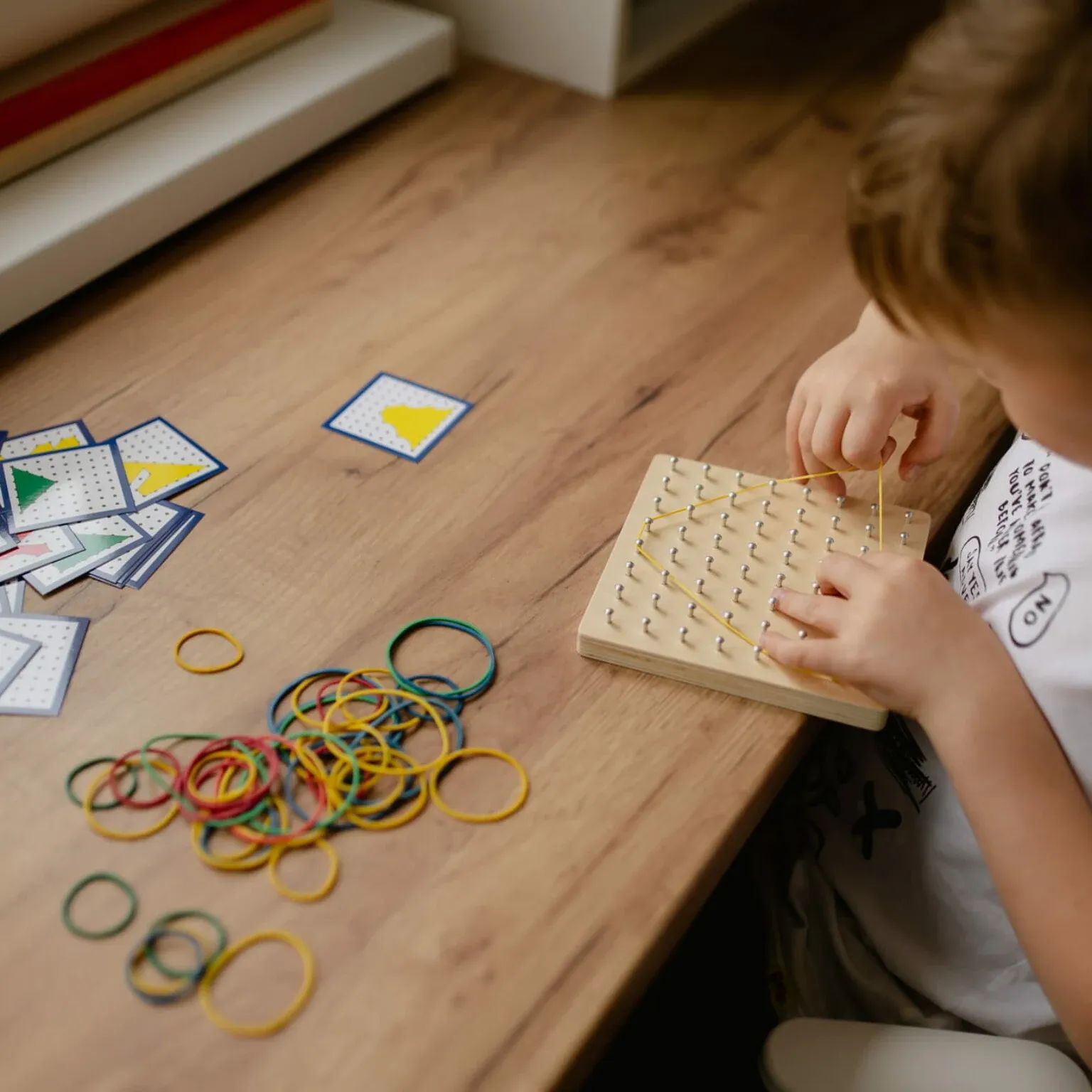 montessori edukativna slagalica geoboard za djecu i odrasle - slika 4
