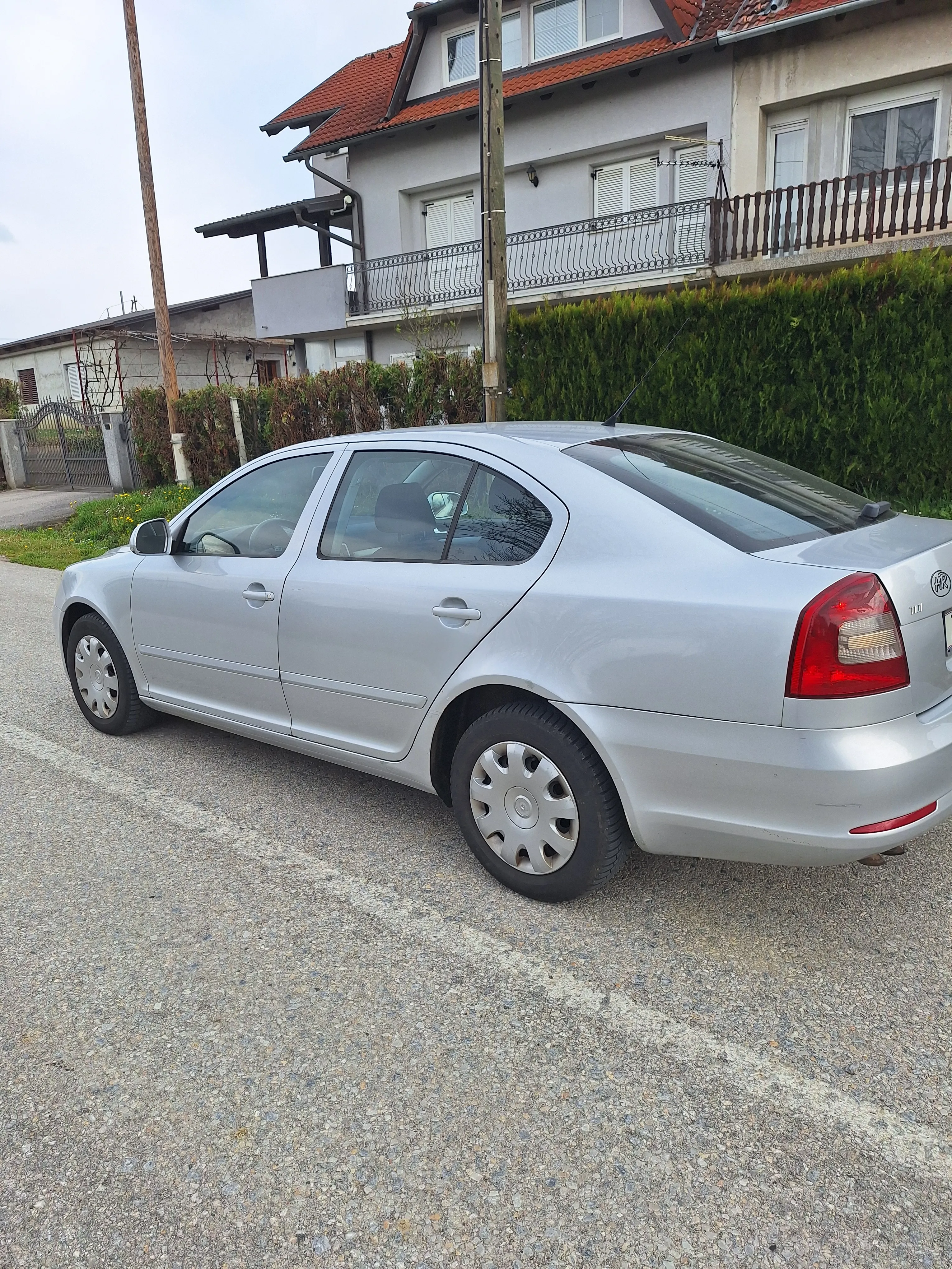 škoda octavia 1,9 tdi 2009 g. reg. 05/27 - slika 2