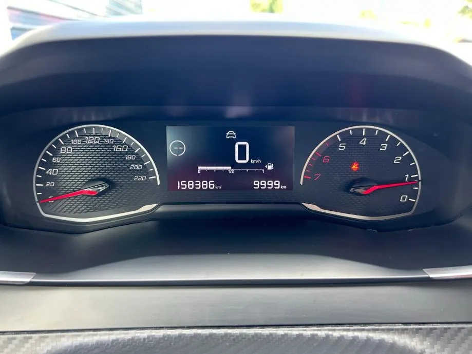 peugeot 208 1,5 bluehdi - 2021 - navi - servisna - reg 1 god !!! - slika 17