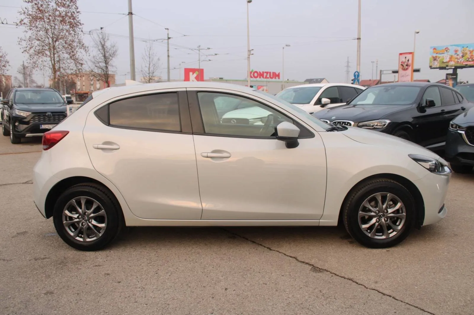 mazda 2 1.5 skyactiv g90 - slika 4