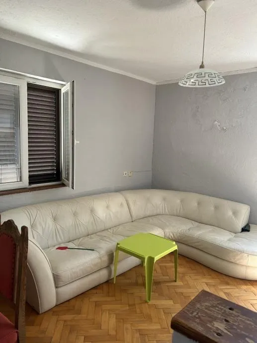 prodaje se stan u kući - slika 2