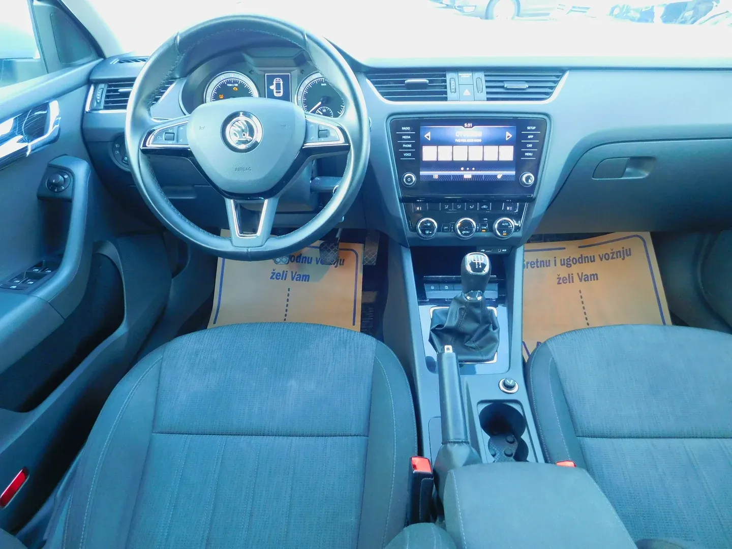 05884 škoda octavia combi style 1.6 tdi - slika 9