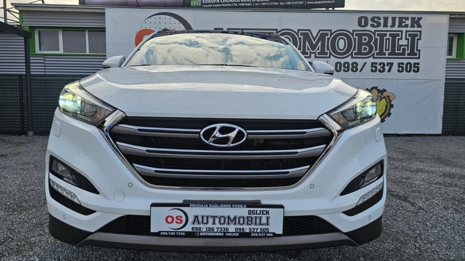 hyundai tucson 1.7 crdi,xenon,panorama,navigacija,kamera,gr.sj,alu 17, - slika 4