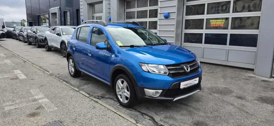 dacia sandero tce - 110.000km - navi - klima - reg 1 god !!! - slika 2