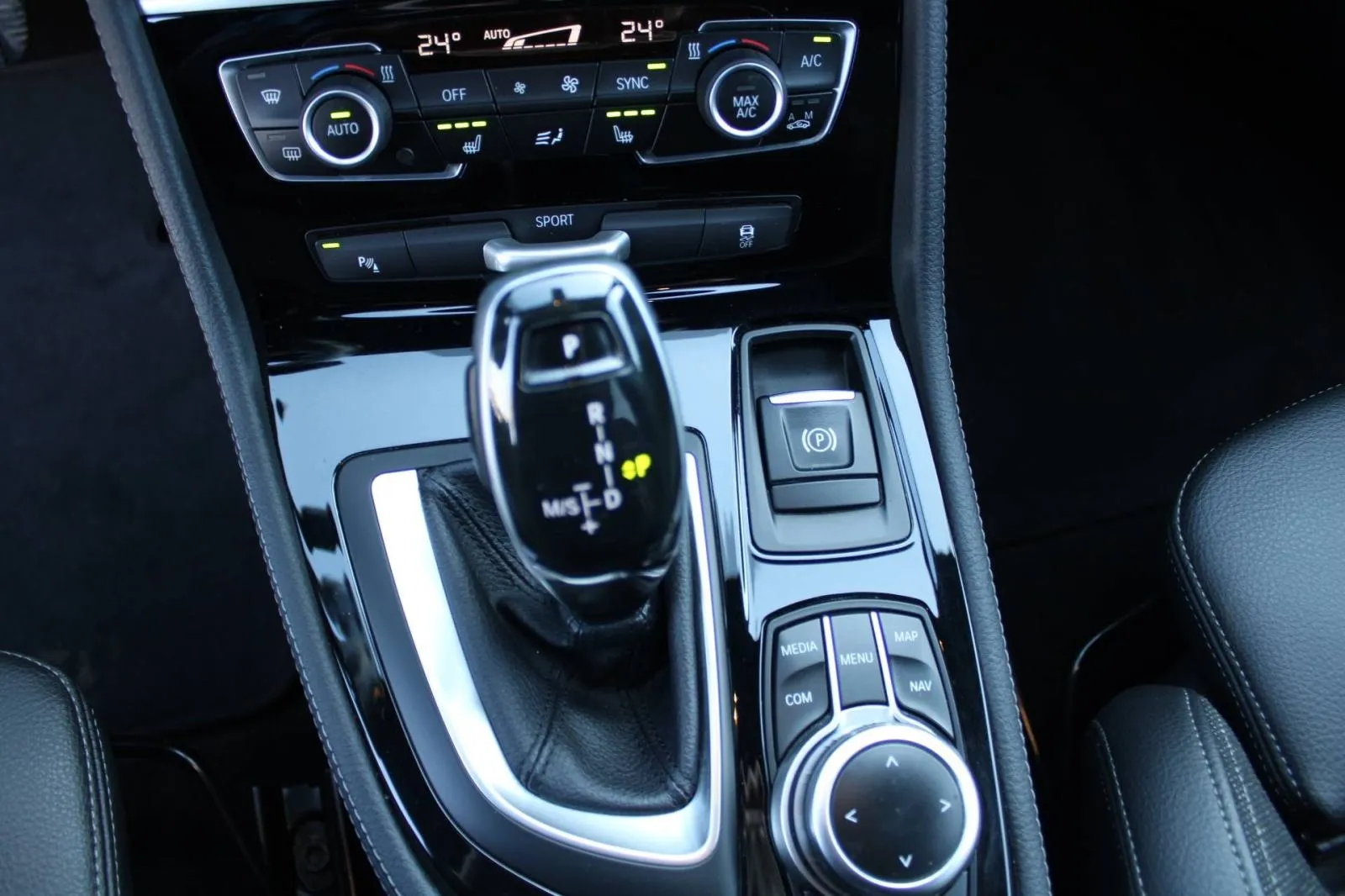bmw serija 2 gran tourer 218i automatik m-paket *led, navigacija, kame - slika 15