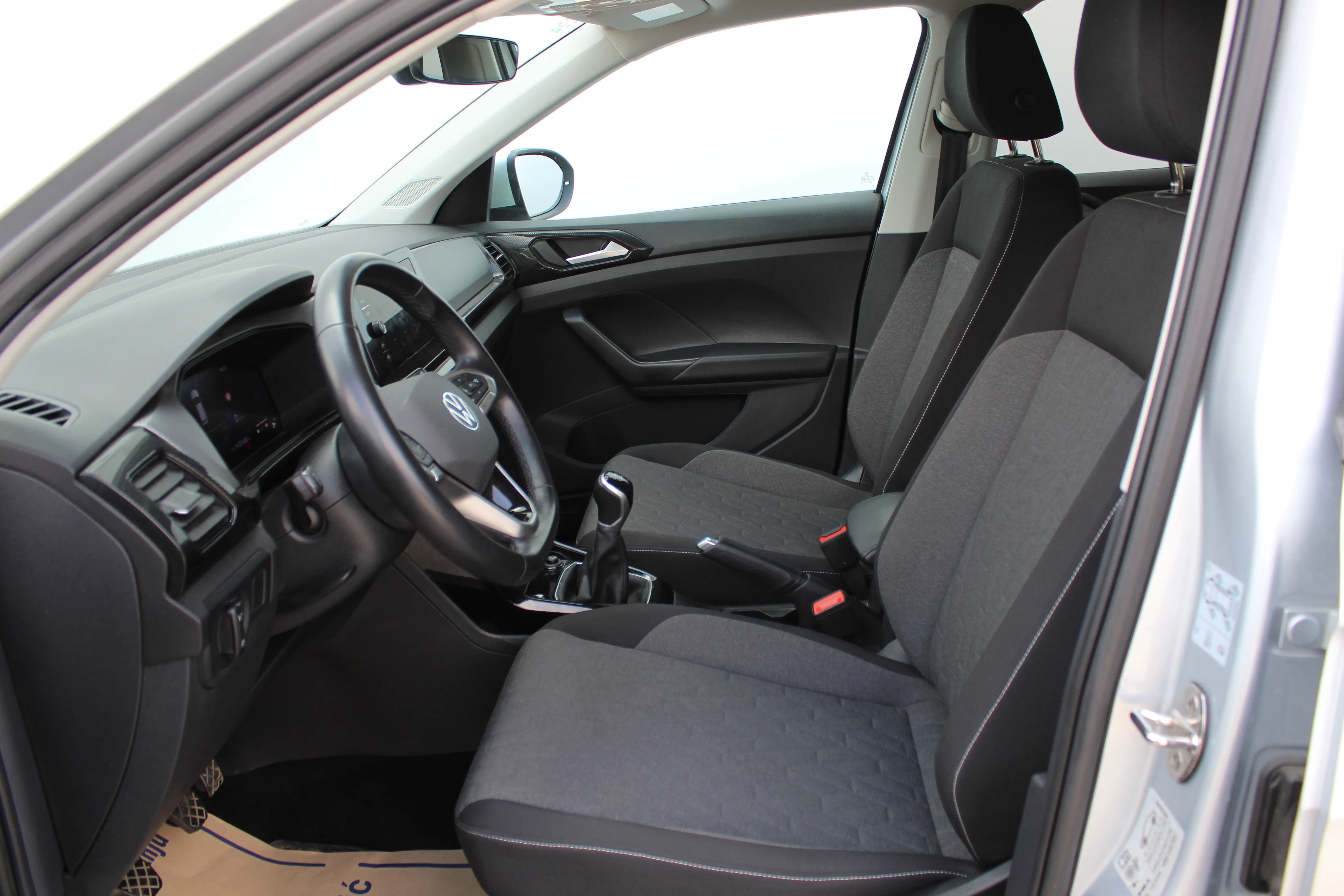 13193 volkswagen t-cross 1.0 tsi life plus - slika 8