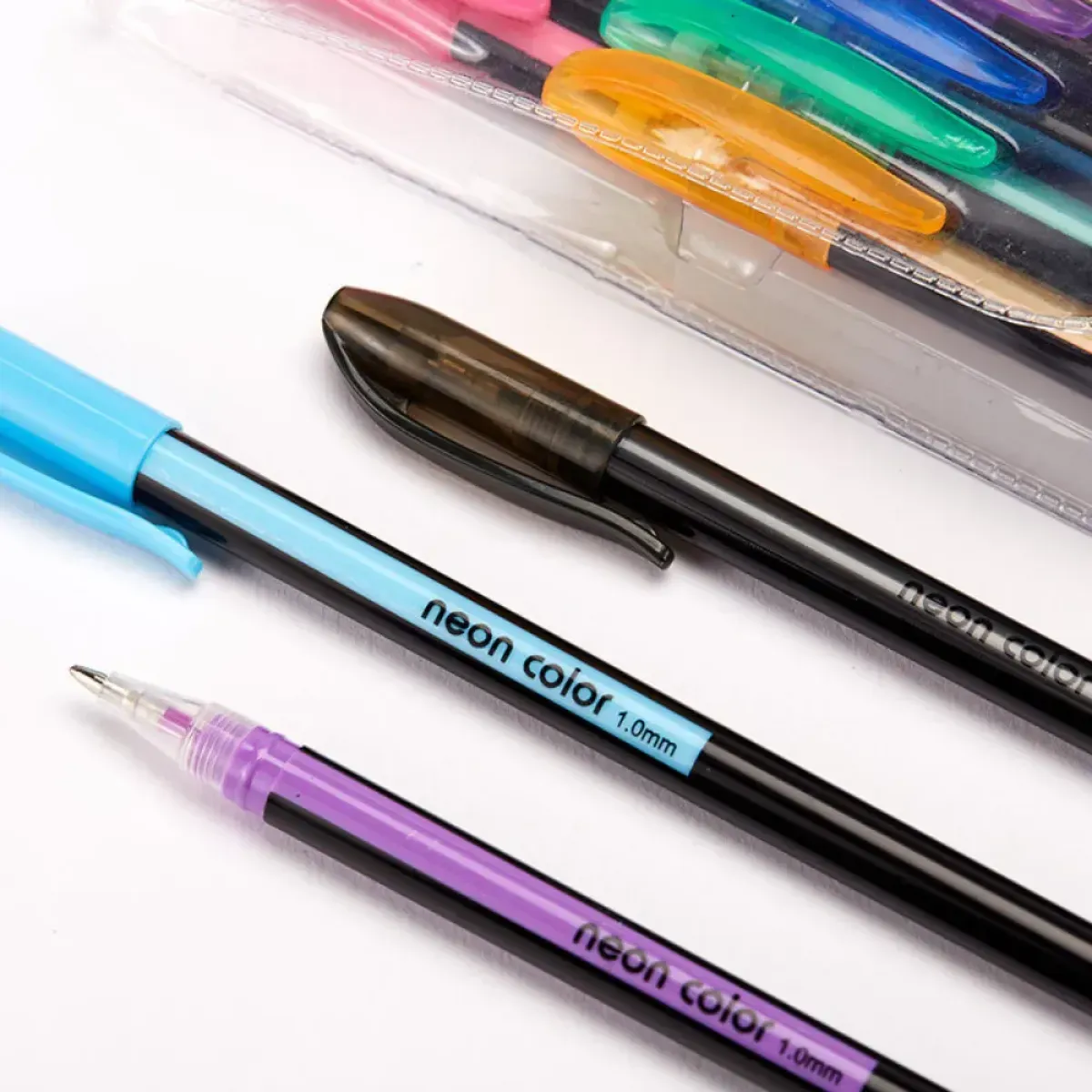 set od 18 gel kemijskih olovaka – za školu, ured ili hobije - slika 4