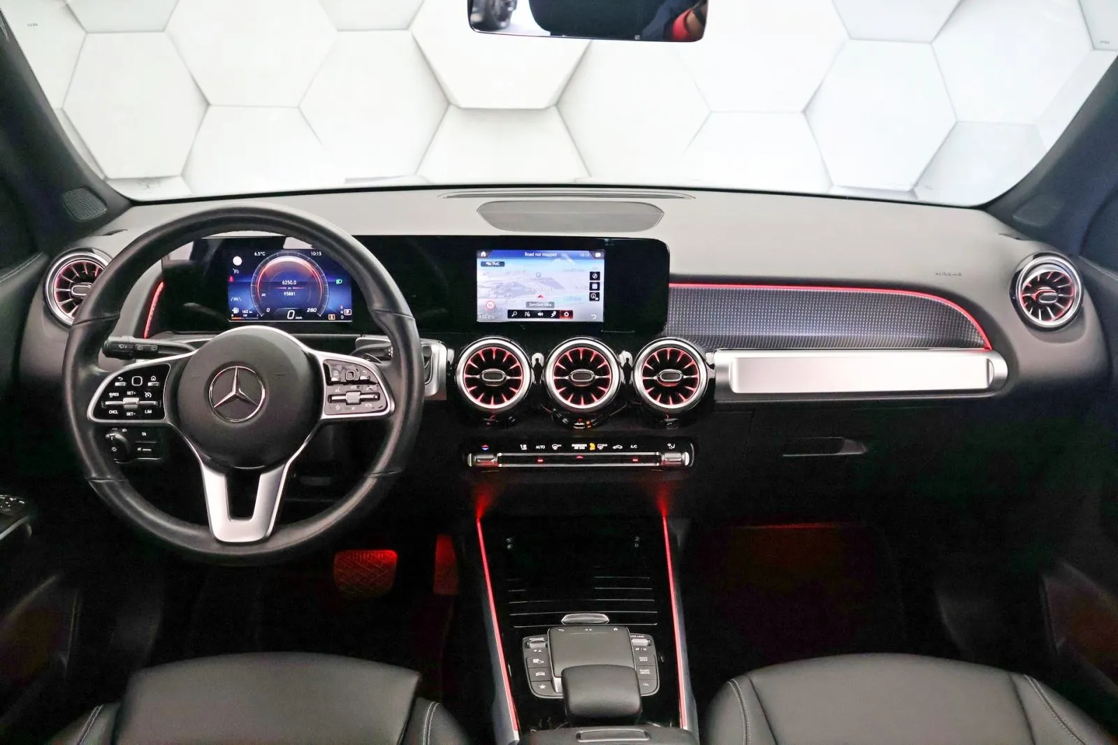 mercedes-benz glb 220d 8g-dct progressive 191km full led navi - slika 7