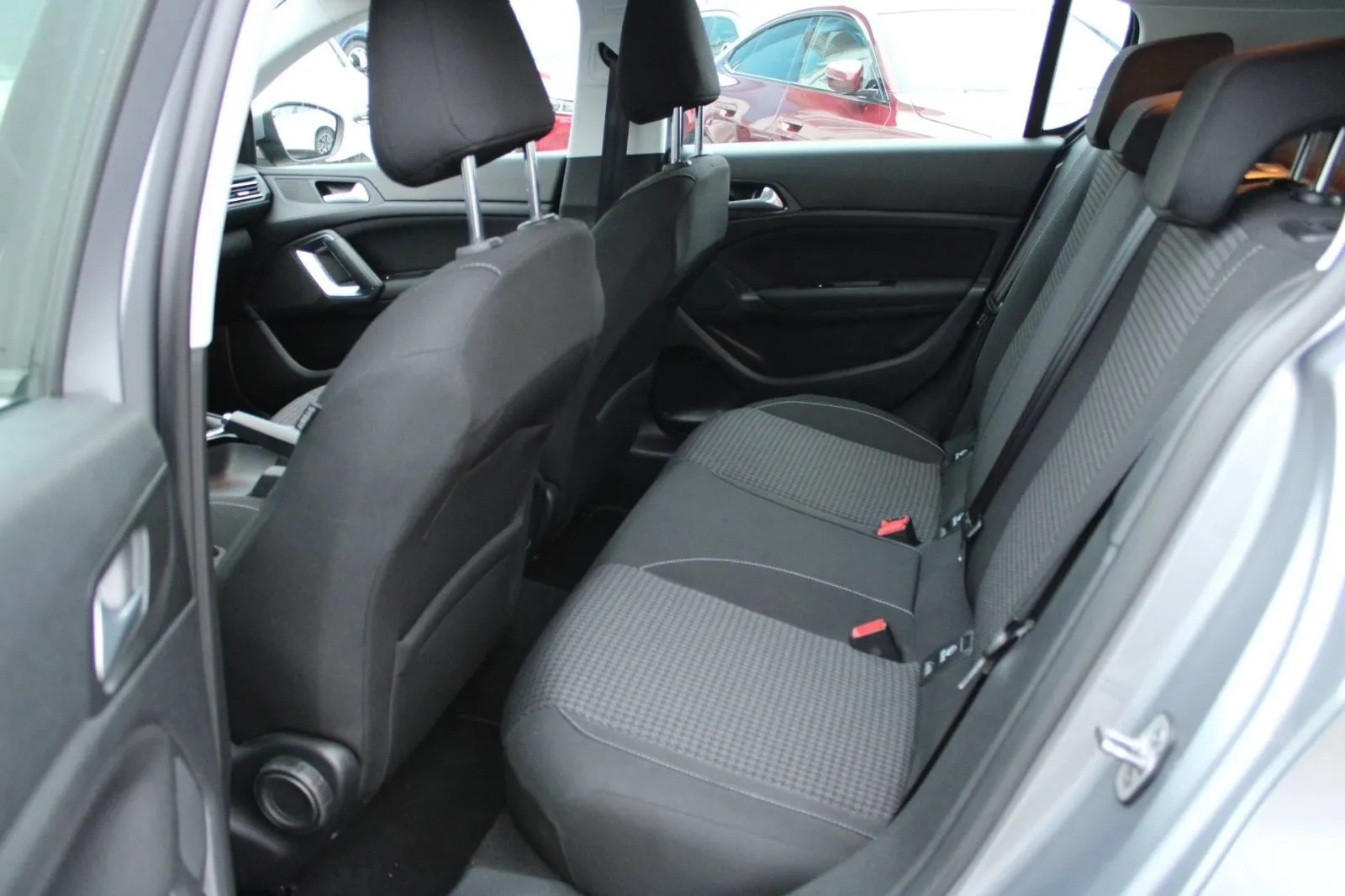 peugeot 308 1.5 hdi business - slika 10