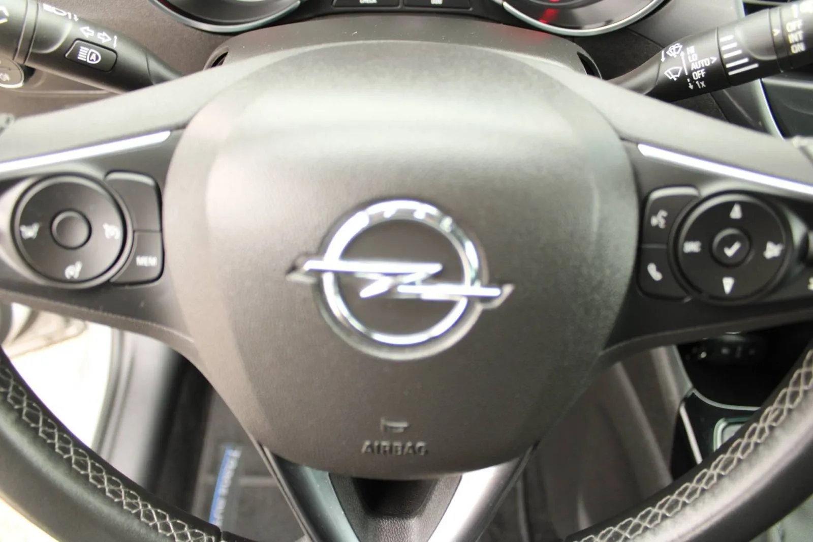 opel crossland 1.2 turbo *led, navigacija, kamera* - slika 12