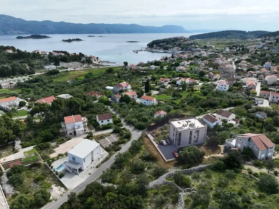 Građevinsko zemljište na prodaju - Lumbarda
