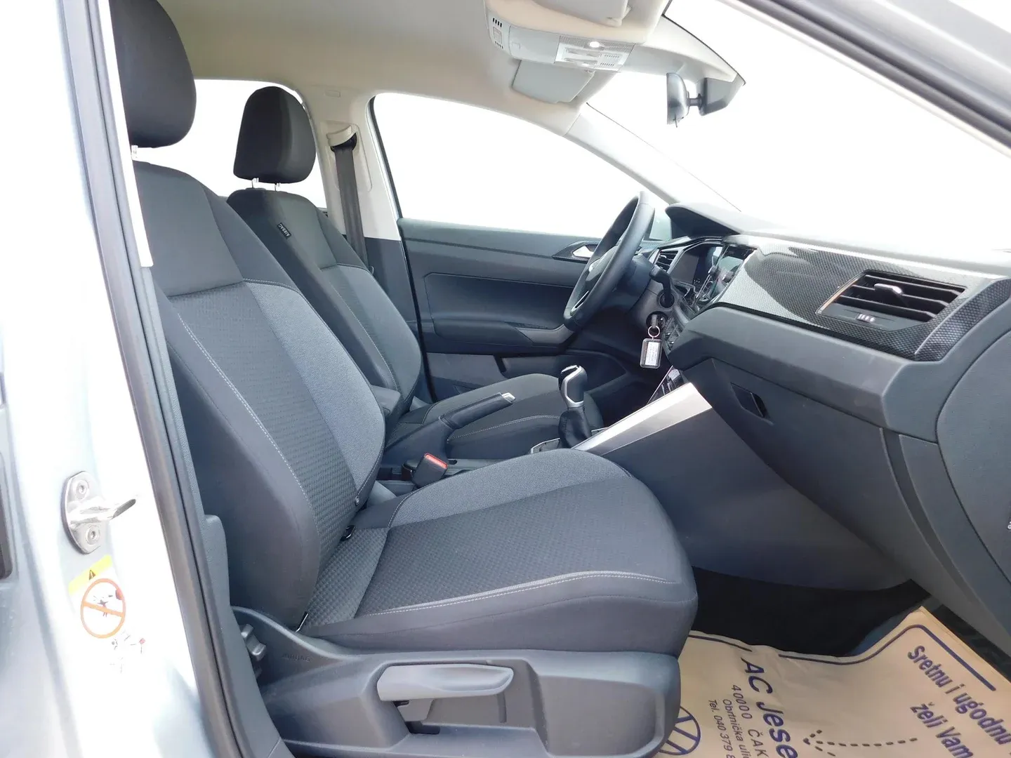 10530 volkswagen taigo 1.0 tsi life - slika 12