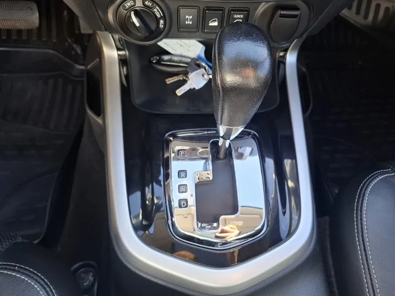 nissan navara 2.3 dci*190ks*4x4*automatik*climatronic*navigacija* - slika 16