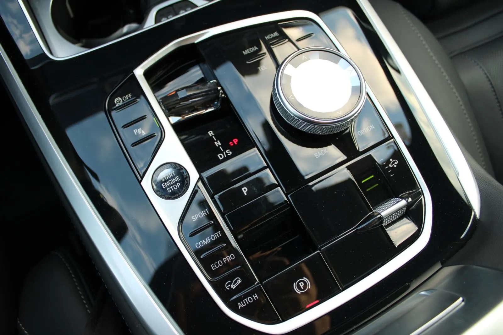 bmw x7 40d xdrive m-paket 7 sjedala *zračni ovjes, panorama, head-up* - slika 23