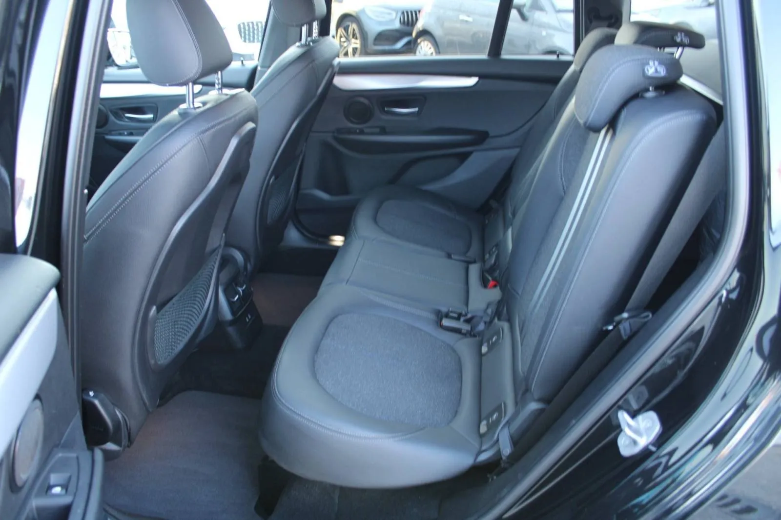 bmw serija 2 gran tourer 218i automatik m-paket *led, navigacija, kame - slika 9