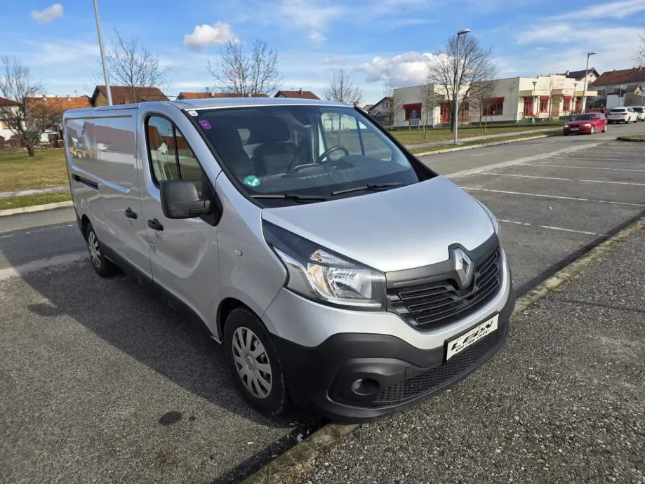 renault trafic . 1,6 dizel, 2018 godina, 189000 km, kartice 24/36 rata - slika 3