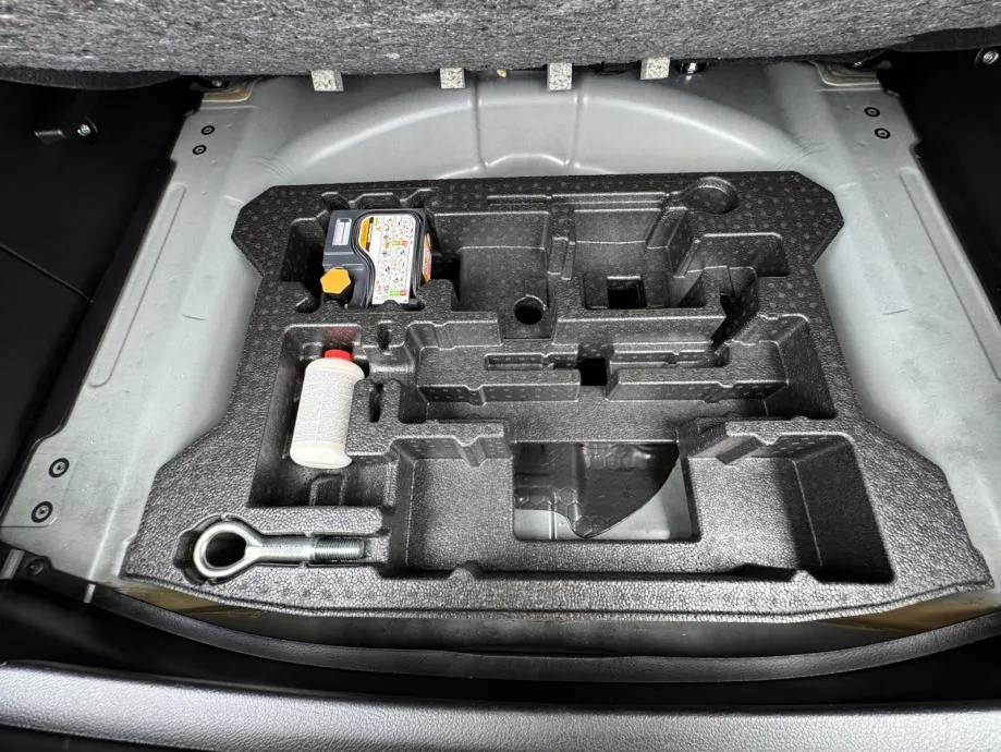 suzuki vitara 1,4 gl+ hybrid gratis registracija + ao - slika 16