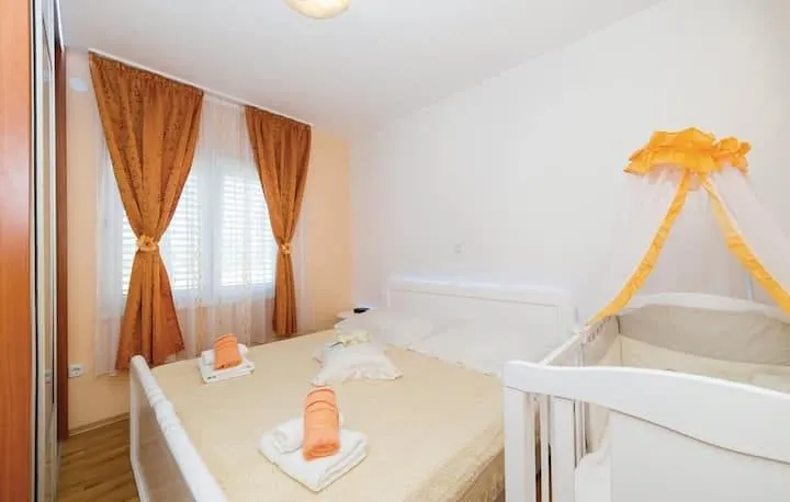 kuća s bazenom kaštel lukšić, 260.00 m2 (prodaja) - slika 18