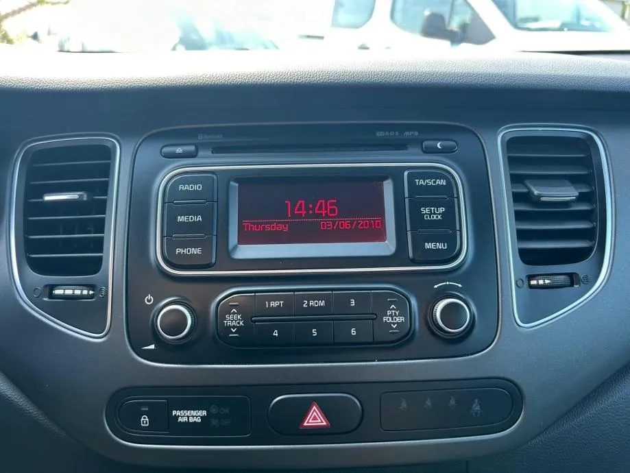kia carens 1,7 crdi lx - servis - garancija - reg 1 god!! - slika 18
