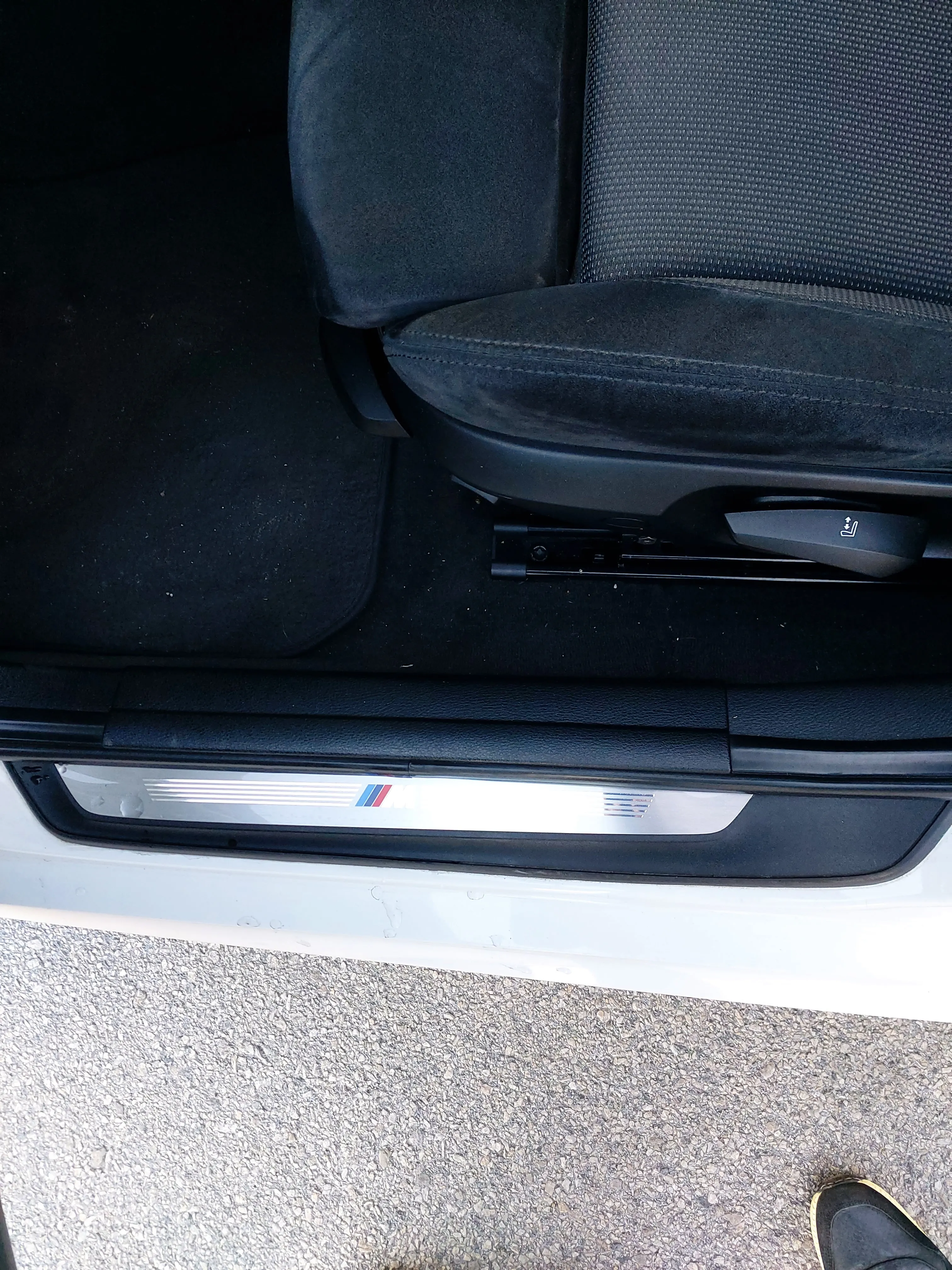 bmw x1 sdrive 18d 105 kw m-paket alcantara xenon 166 000km top stanje - slika 7