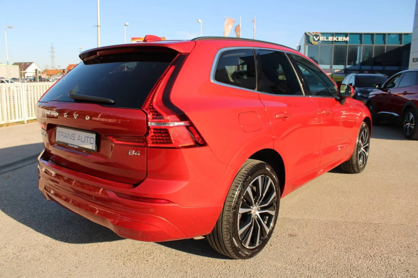 volvo xc60 b4 2.0d automatik *led, navigacija, kamera* - slika 5
