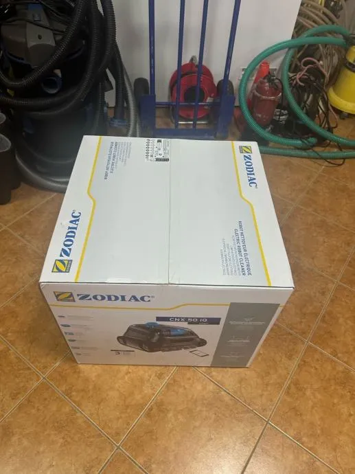 zodiac cnx50iq robot za bazen +kolica gratis - slika 1