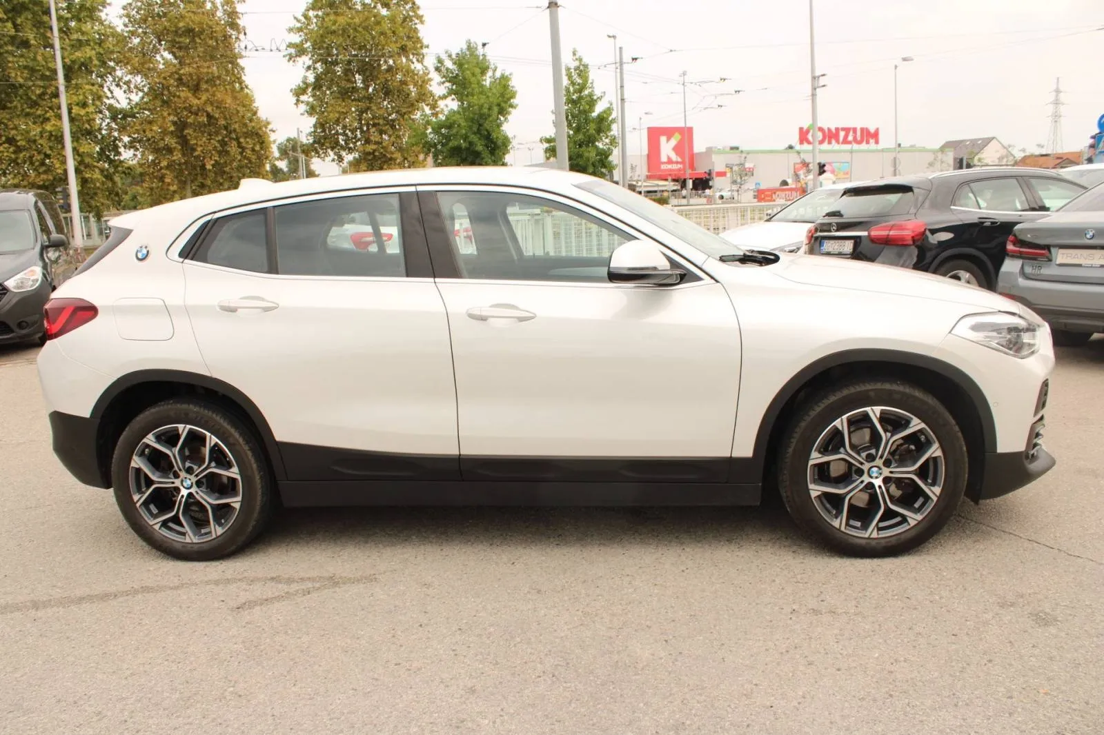 bmw x2 sdrive 18i automatik *led, navigacija, kamera* - slika 4