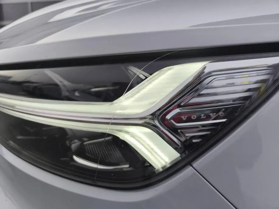 volvo xc40 d3 momentum - 1 godina garancije! - slika 9