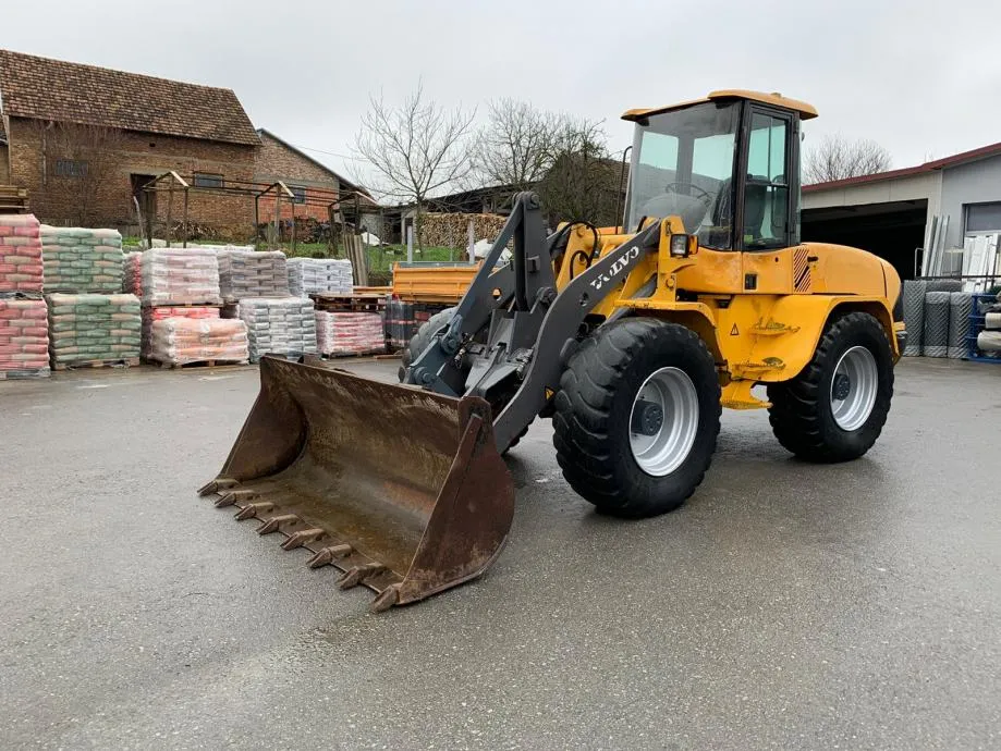 utovarivač volvo l45 - slika 8