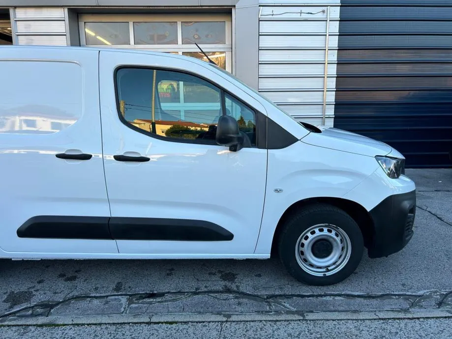 peugeot partner 1.2 - n1 - 2021 - 120000km - kamera - navi - tempomat! - slika 4