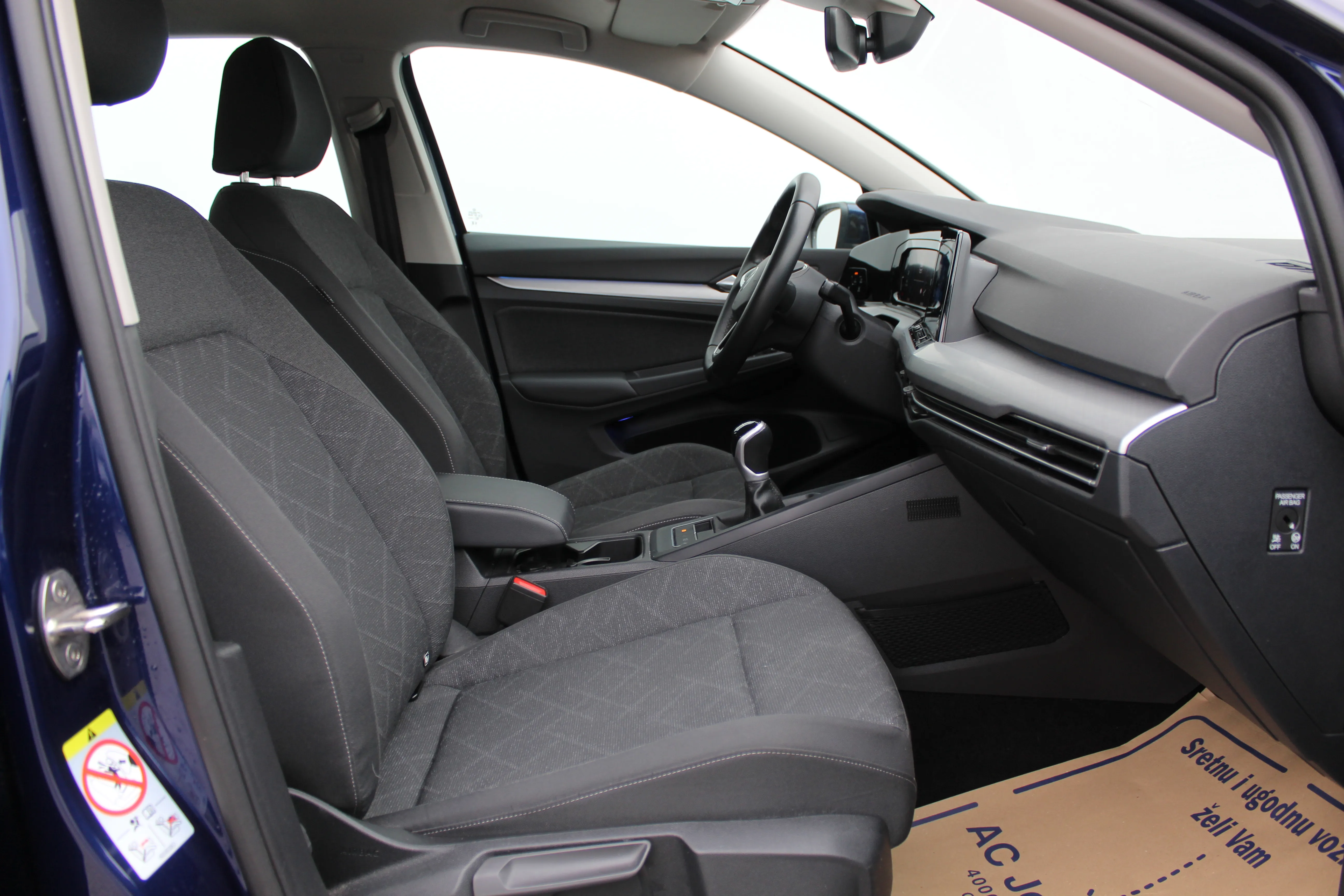 13155 volkswagen golf 1.0 tsi life - slika 12