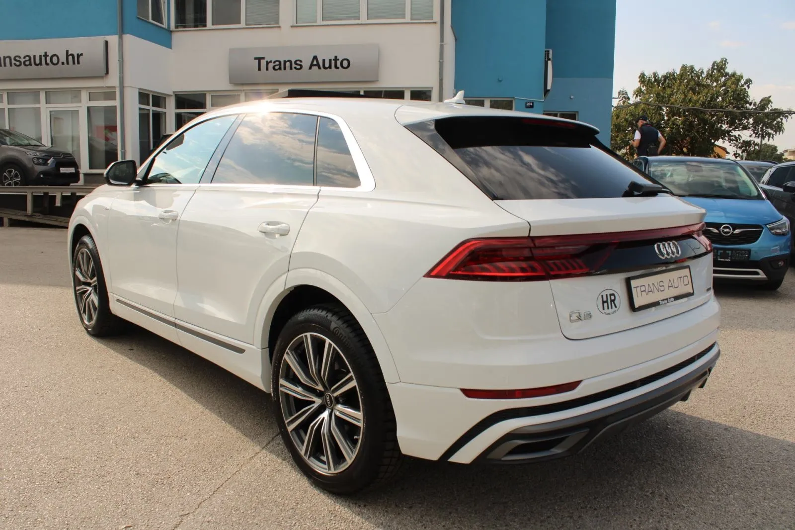 audi q8 50 tdi quattro s-line automatik *panorama, virtual, kamera* - slika 7