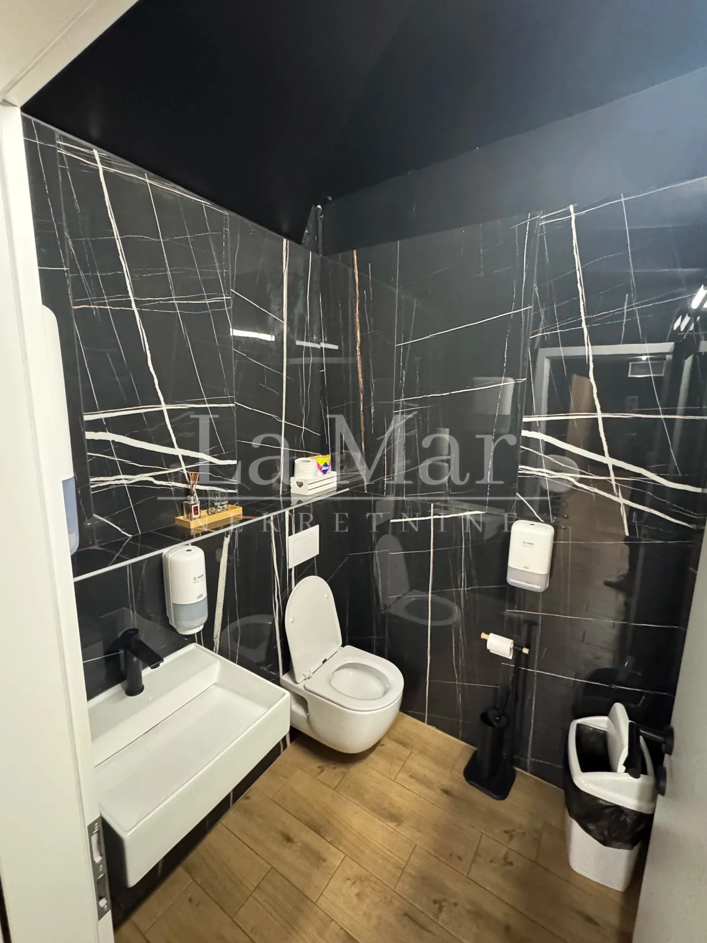 stenjevec- dvoetažni poslovni prostor- 407 m2 - slika 9