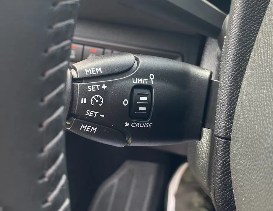 peugeot 308 1,2 puretech ,do 2 godine jamstva,u sustavu pdv-a. - slika 6