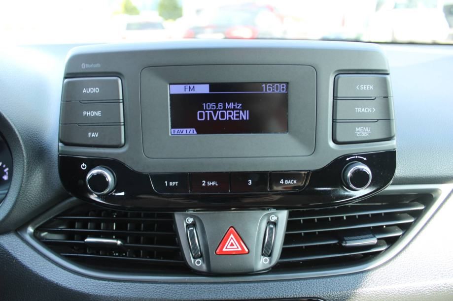 hyundai i30 karavan 1.0 t-gdi 120 - slika 11