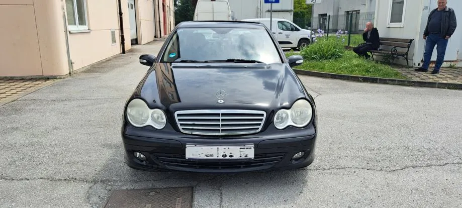 mercedes-benz c-klasa 220 cdi automatik + registriran do 01./2026. - slika 8